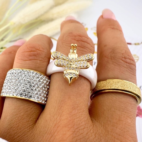 Gold Bee Ring - Picture 2 of 4